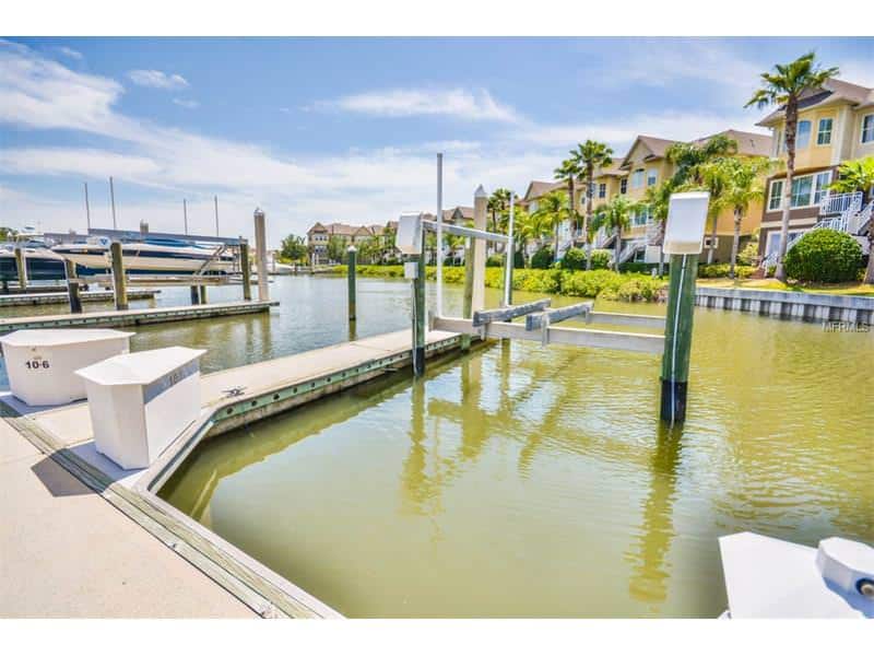 4332 SPINNAKER COVE LN, TAMPA, FL 33615 boat lift